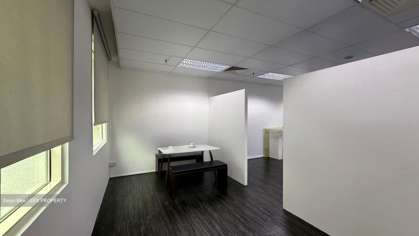 Burlington Square (D7), Office #575778141